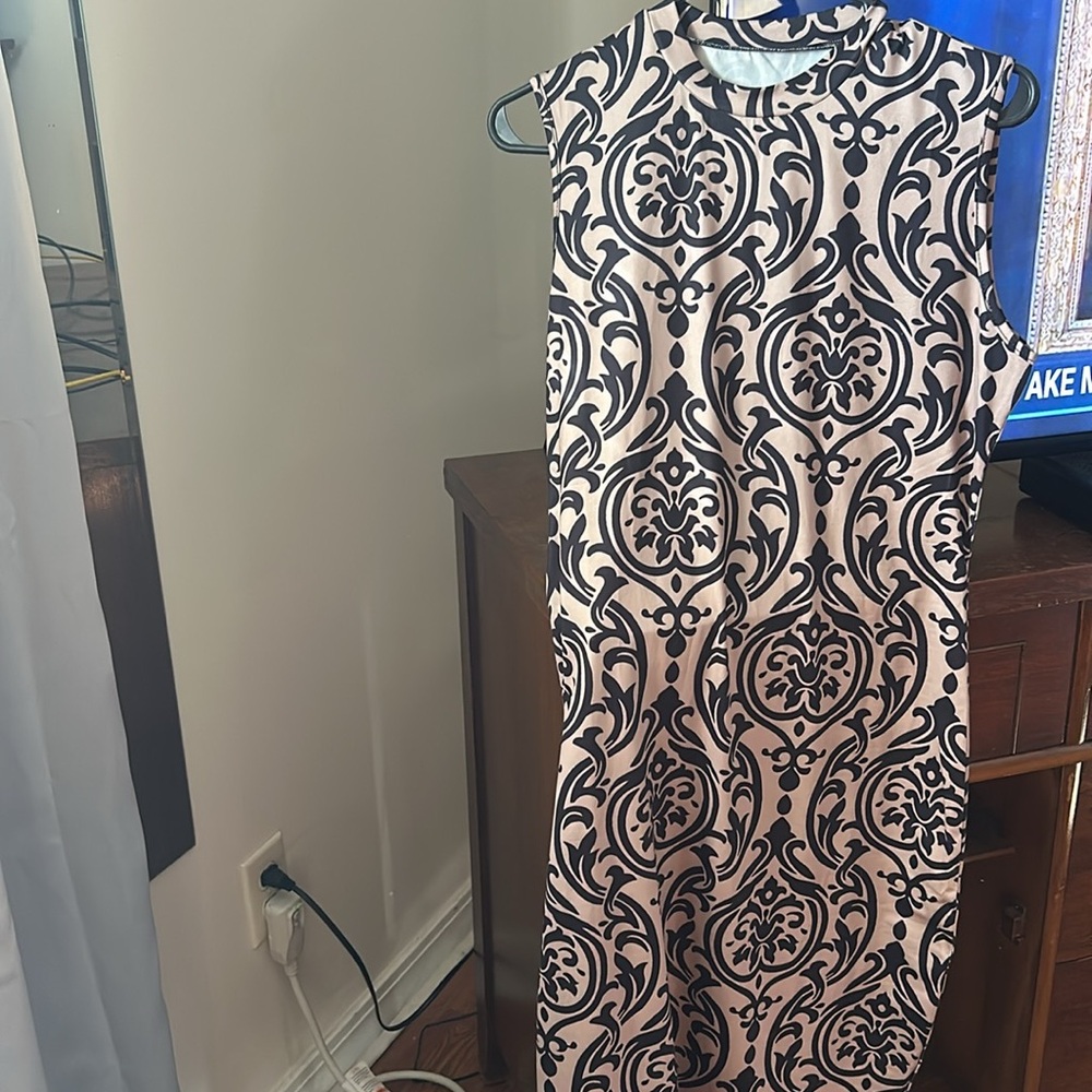 Beautiful any occasion dress gorgeous for Spring Summer Large